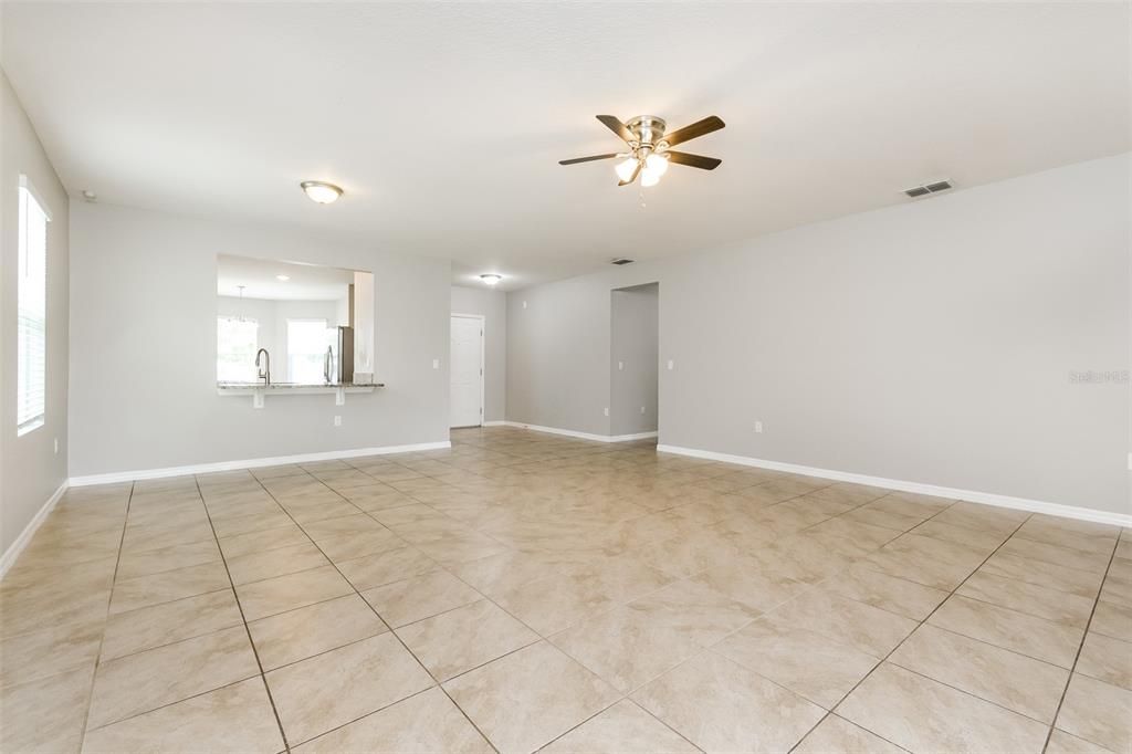 For Sale: $310,000 (3 beds, 2 baths, 1743 Square Feet)