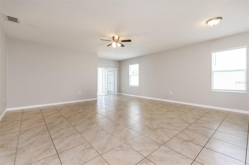 For Sale: $310,000 (3 beds, 2 baths, 1743 Square Feet)