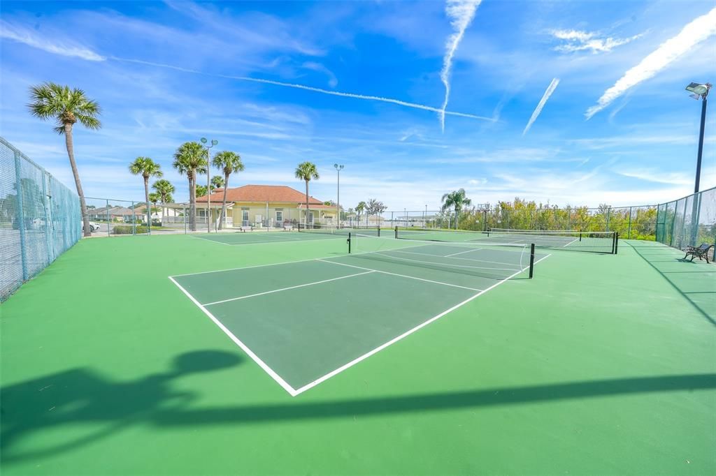 待售: $228,000 (2 贝兹, 2 浴室, 1279 平方英尺)