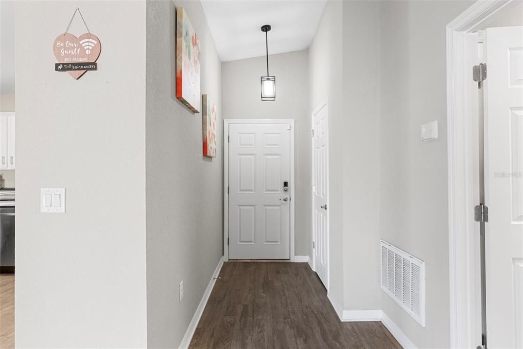 For Sale: $317,000 (3 beds, 2 baths, 1423 Square Feet)