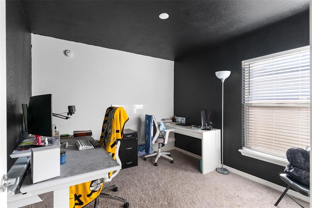 For Sale: $317,000 (3 beds, 2 baths, 1423 Square Feet)