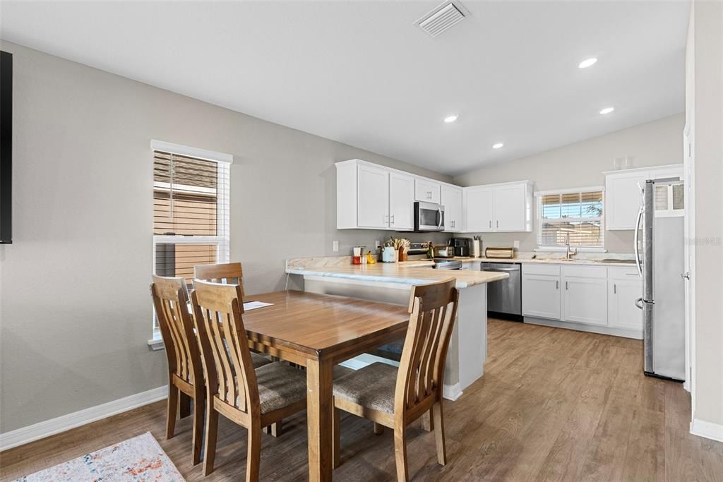 For Sale: $317,000 (3 beds, 2 baths, 1423 Square Feet)