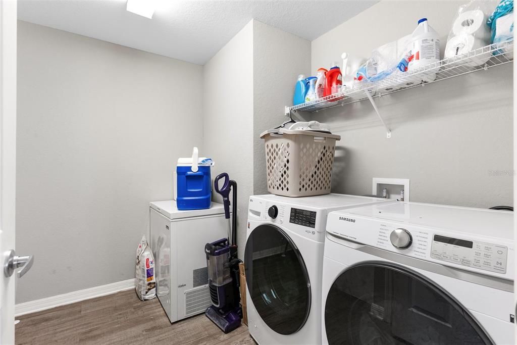 For Sale: $317,000 (3 beds, 2 baths, 1423 Square Feet)