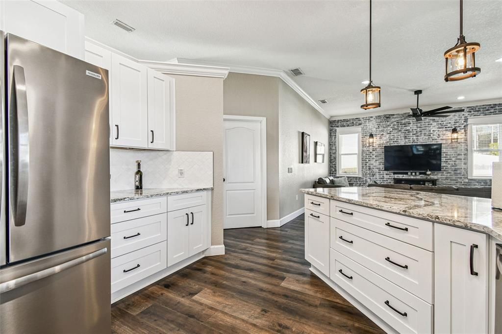 На продажу: $519,000 (4 спален, 2 ванн, 2253 Квадратных фут)