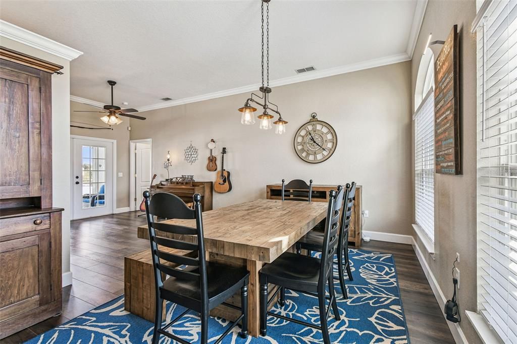 На продажу: $519,000 (4 спален, 2 ванн, 2253 Квадратных фут)