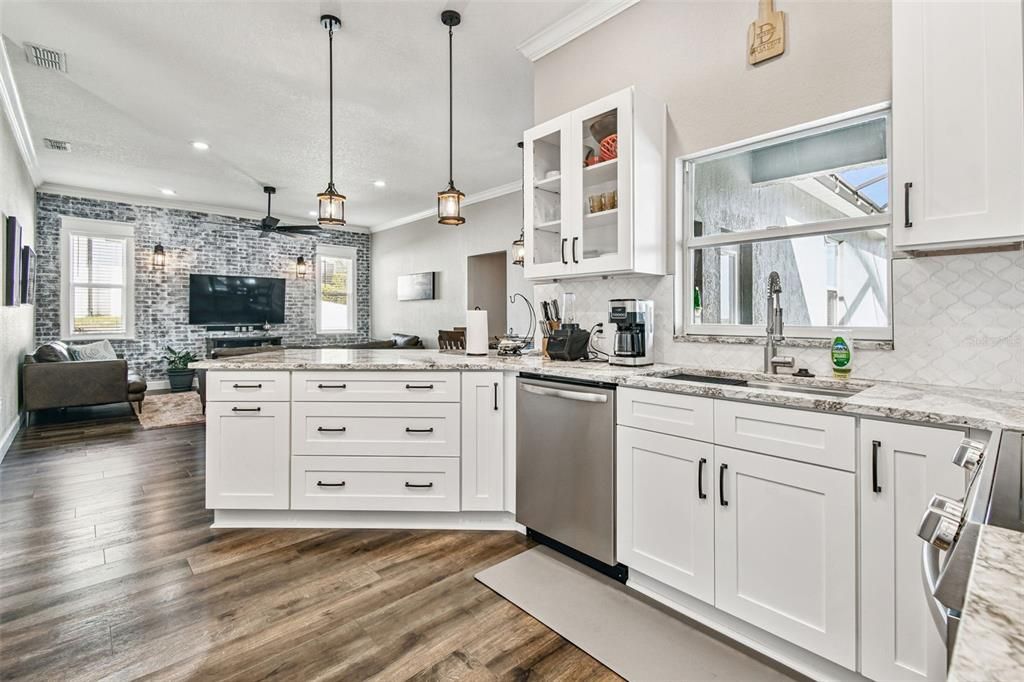 На продажу: $519,000 (4 спален, 2 ванн, 2253 Квадратных фут)