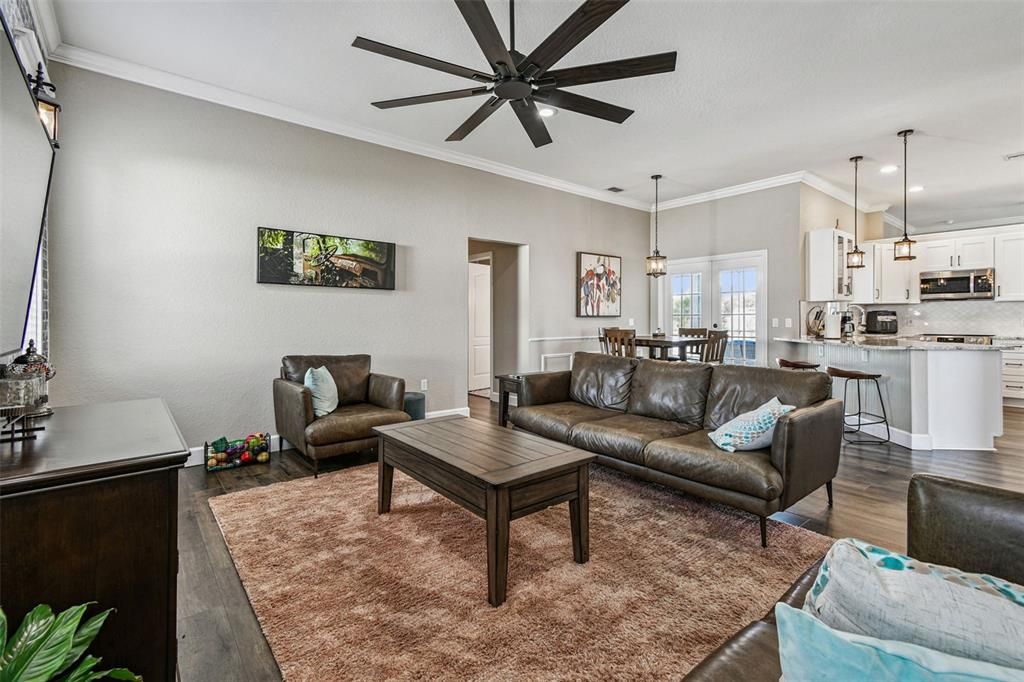 На продажу: $519,000 (4 спален, 2 ванн, 2253 Квадратных фут)