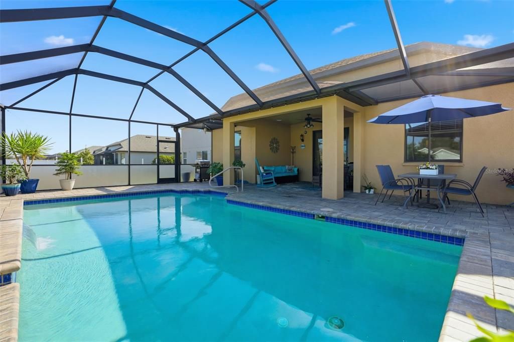 Под контрактом: $399,900 (4 спален, 2 ванн, 1894 Квадратных фут)