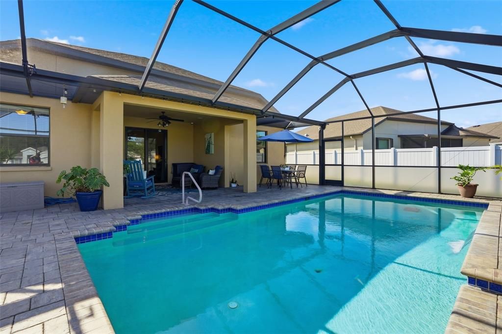 Под контрактом: $399,900 (4 спален, 2 ванн, 1894 Квадратных фут)