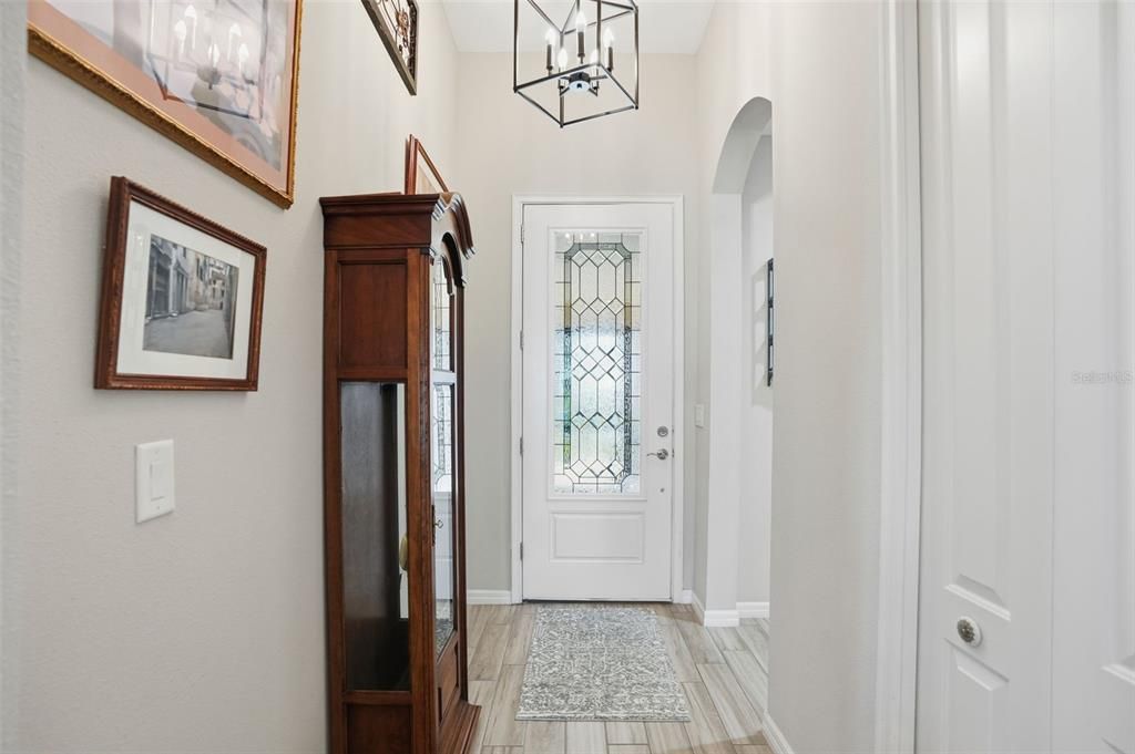 Под контрактом: $399,900 (4 спален, 2 ванн, 1894 Квадратных фут)