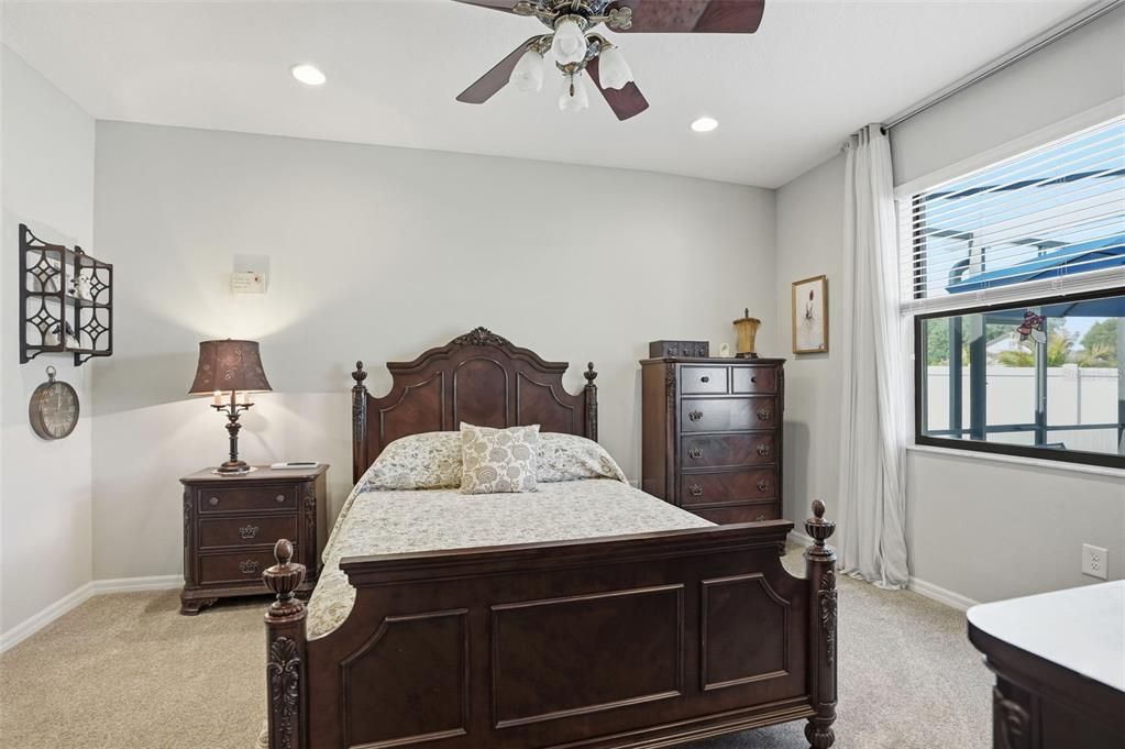 Под контрактом: $399,900 (4 спален, 2 ванн, 1894 Квадратных фут)