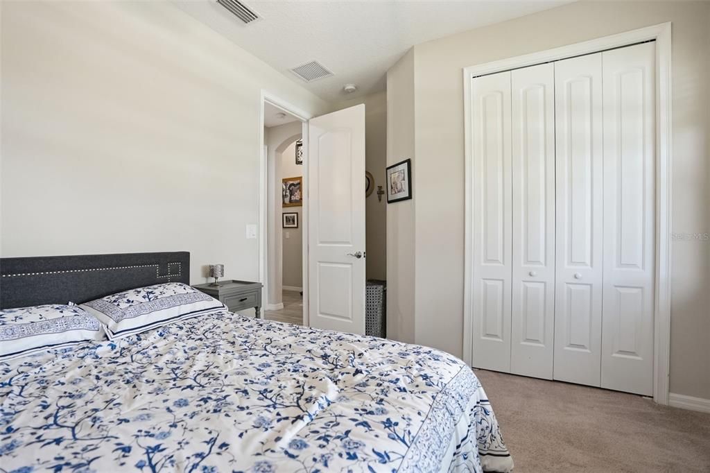 Под контрактом: $399,900 (4 спален, 2 ванн, 1894 Квадратных фут)