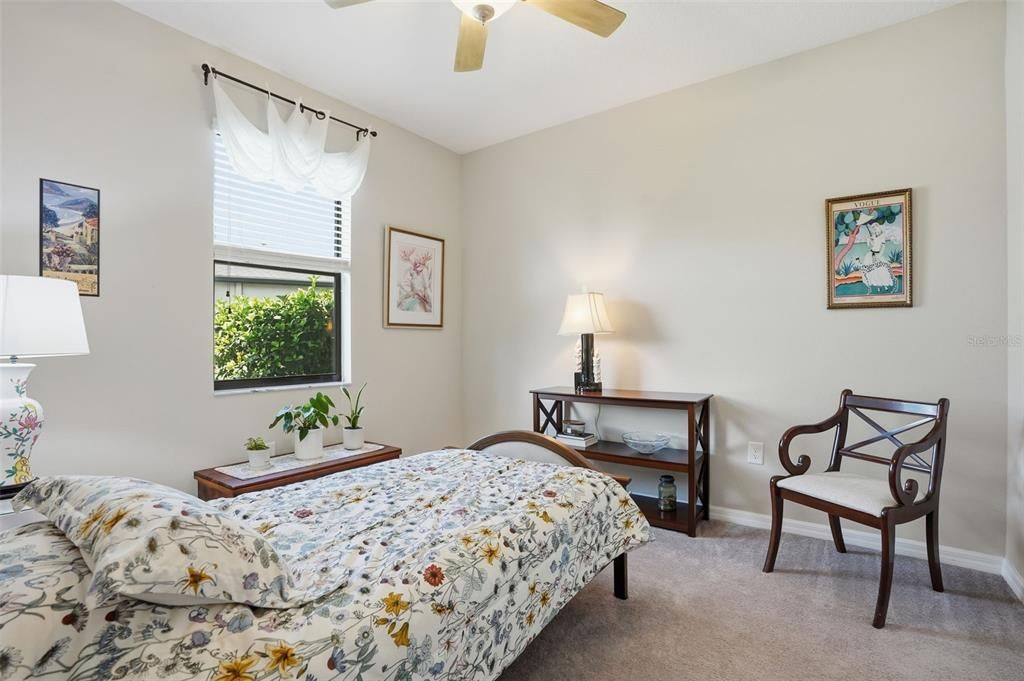 Под контрактом: $399,900 (4 спален, 2 ванн, 1894 Квадратных фут)