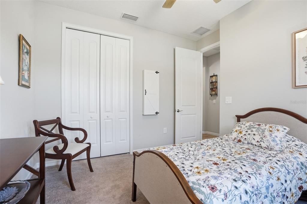 Под контрактом: $399,900 (4 спален, 2 ванн, 1894 Квадратных фут)