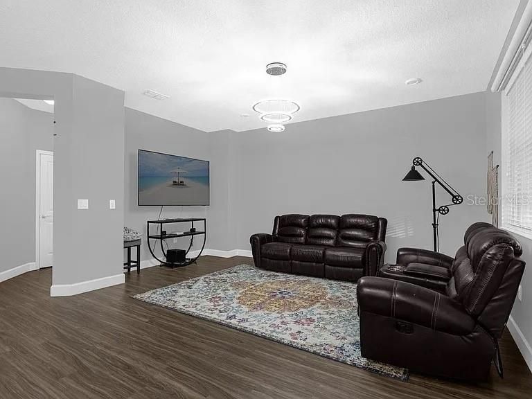 En Renta: $3,400 (5 camas, 3 baños, 3033 Pies cuadrados)