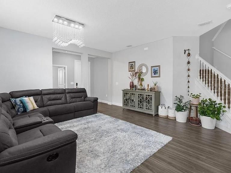 En Renta: $3,400 (5 camas, 3 baños, 3033 Pies cuadrados)