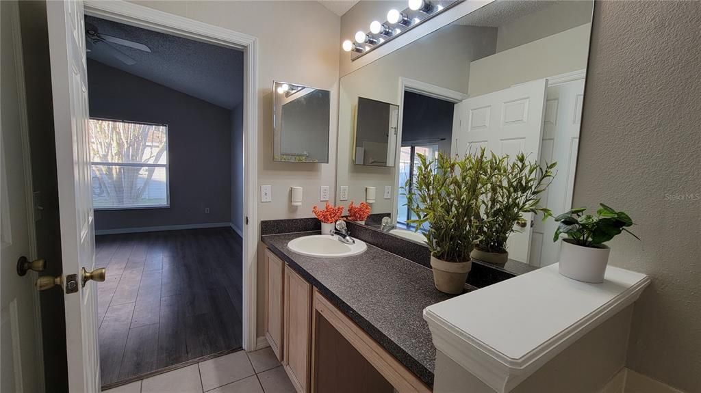 На продажу: $394,800 (4 спален, 2 ванн, 1522 Квадратных фут)