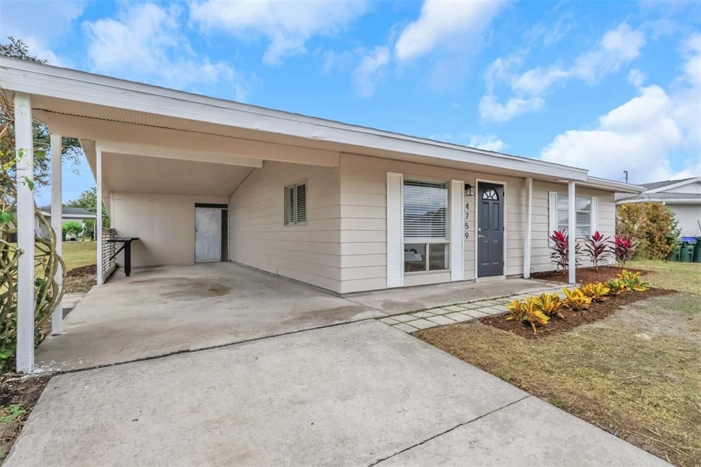 待售: $199,900 (2 贝兹, 1 浴室, 831 平方英尺)