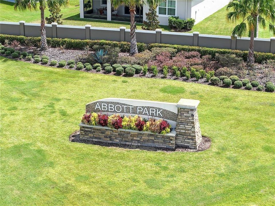 For Rent: $2,299 (5 beds, 3 baths, 2605 Square Feet)