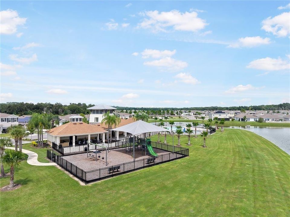 For Rent: $2,299 (5 beds, 3 baths, 2605 Square Feet)