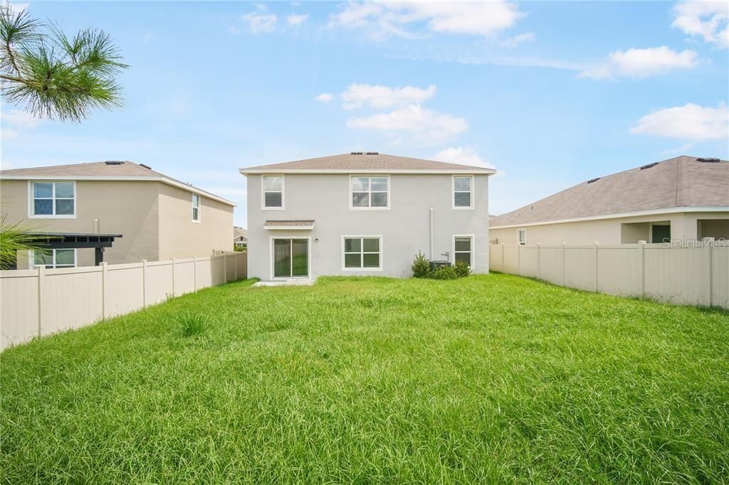 For Rent: $2,299 (5 beds, 3 baths, 2605 Square Feet)