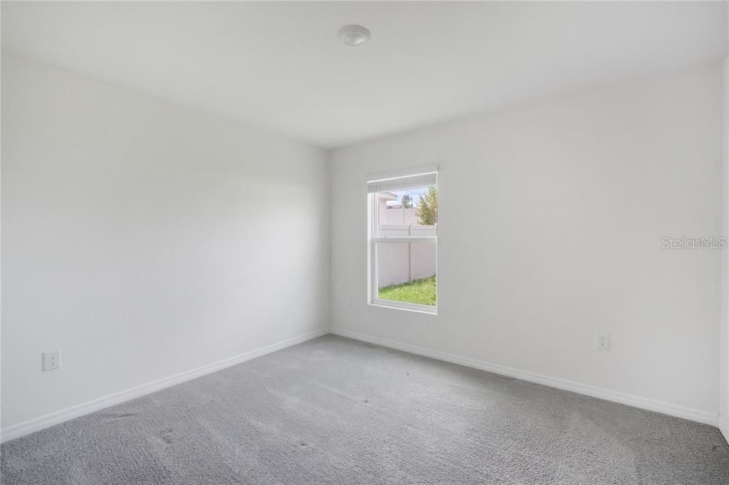 For Rent: $2,299 (5 beds, 3 baths, 2605 Square Feet)