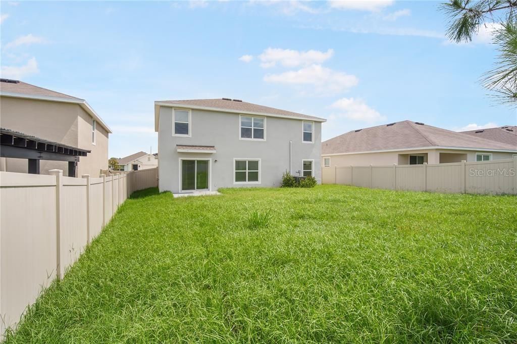 For Rent: $2,299 (5 beds, 3 baths, 2605 Square Feet)