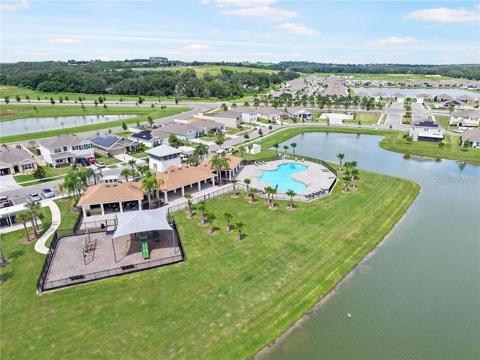 For Rent: $2,299 (5 beds, 3 baths, 2605 Square Feet)