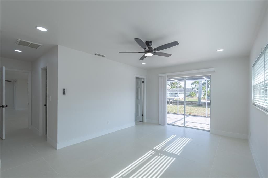 For Sale: $618,000 (3 beds, 2 baths, 1900 Square Feet)