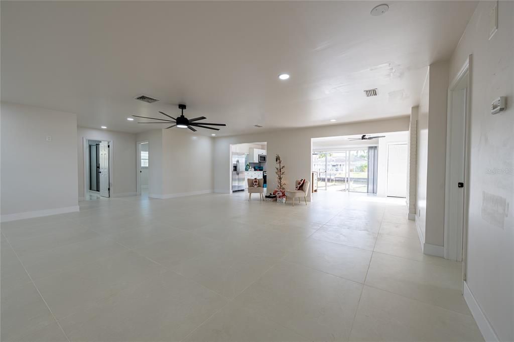 For Sale: $618,000 (3 beds, 2 baths, 1900 Square Feet)