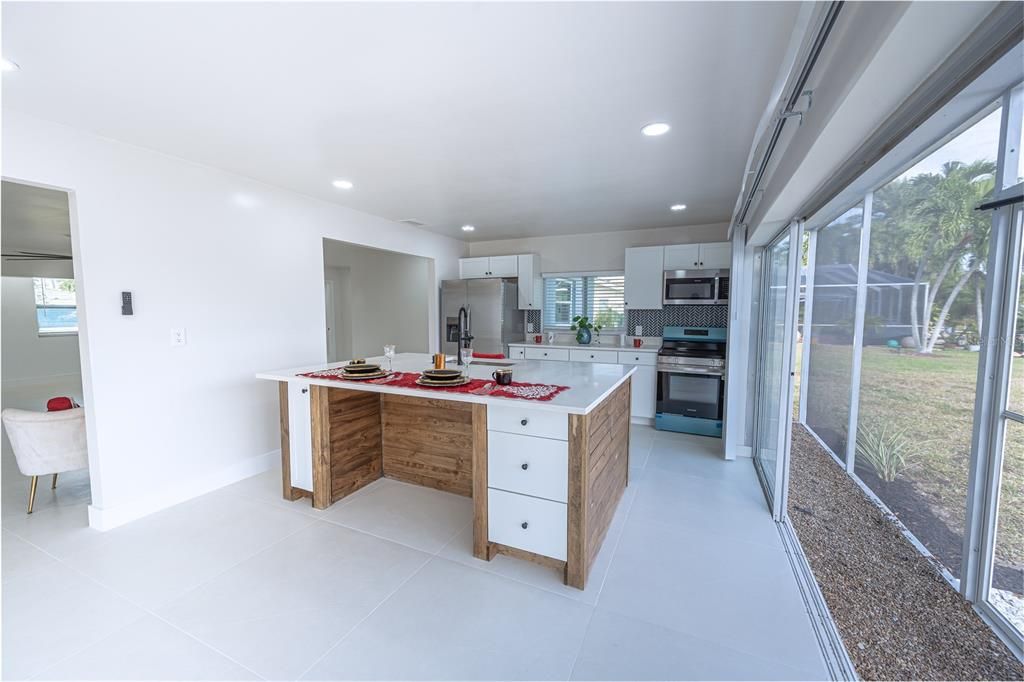 For Sale: $618,000 (3 beds, 2 baths, 1900 Square Feet)