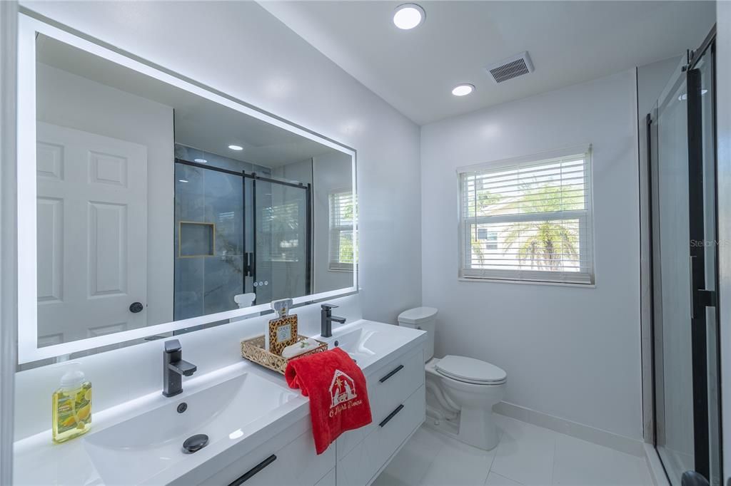 For Sale: $618,000 (3 beds, 2 baths, 1900 Square Feet)