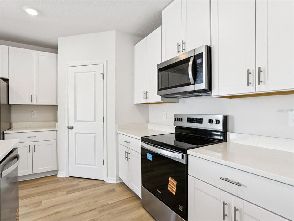 En Venta: $442,420 (4 camas, 2 baños, 2503 Pies cuadrados)