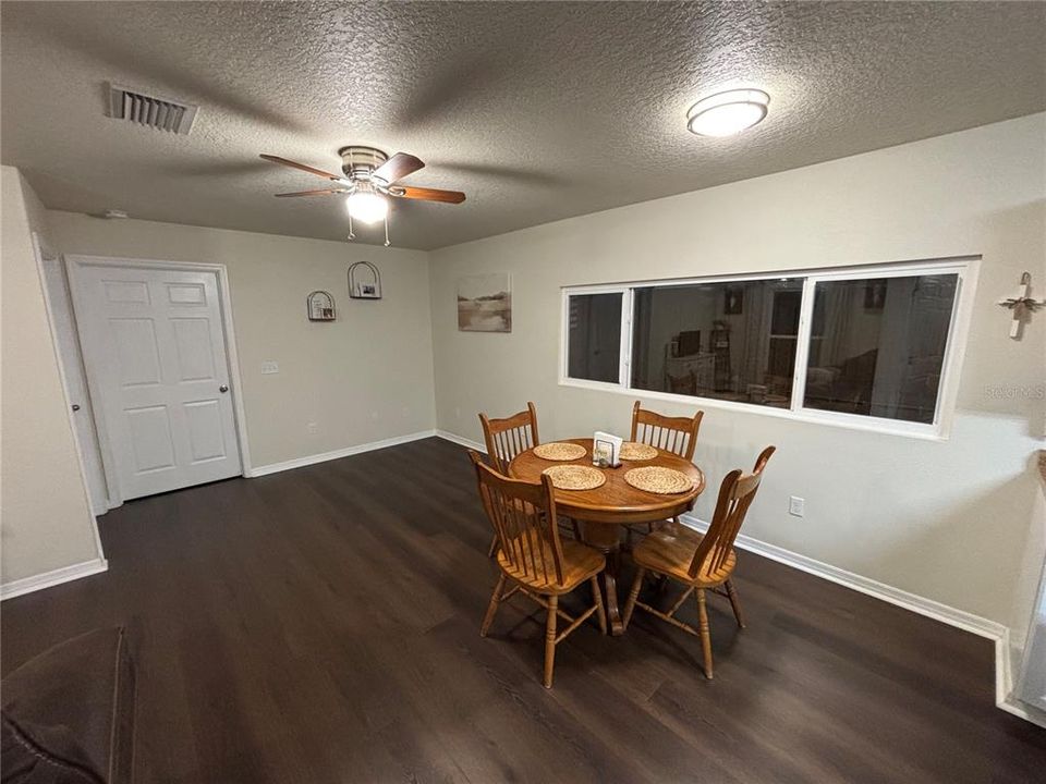 For Sale: $599,900 (2 beds, 2 baths, 800 Square Feet)