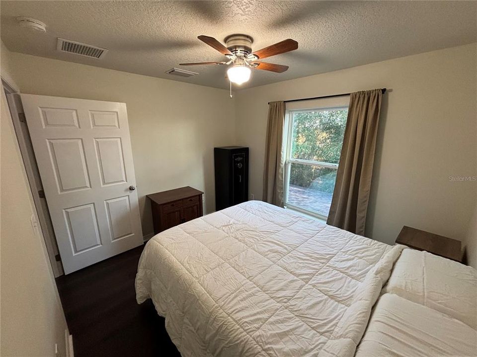 For Sale: $599,900 (2 beds, 2 baths, 800 Square Feet)