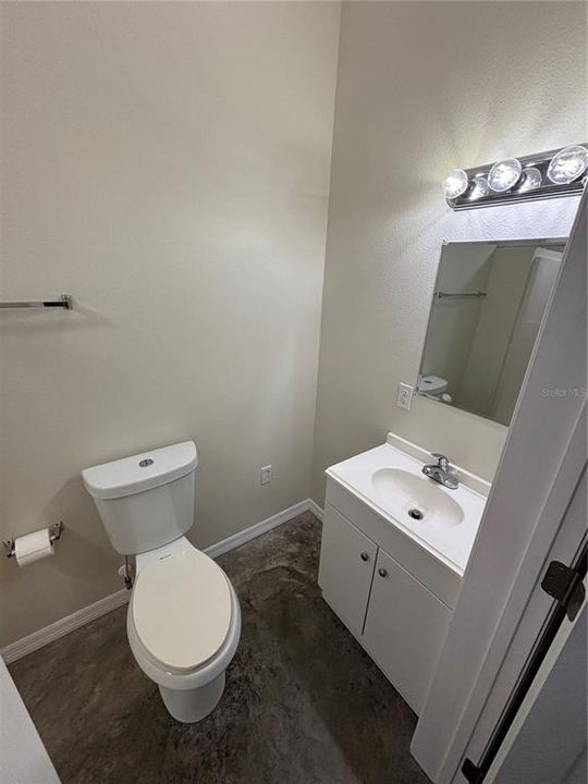 For Sale: $599,900 (2 beds, 2 baths, 800 Square Feet)