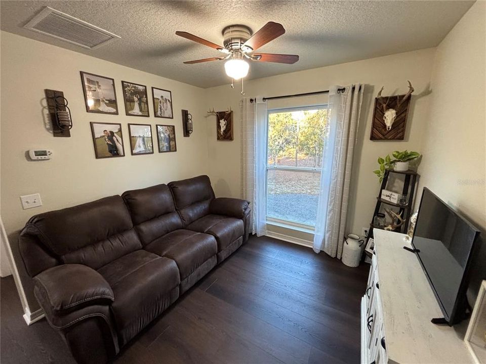 For Sale: $599,900 (2 beds, 2 baths, 800 Square Feet)