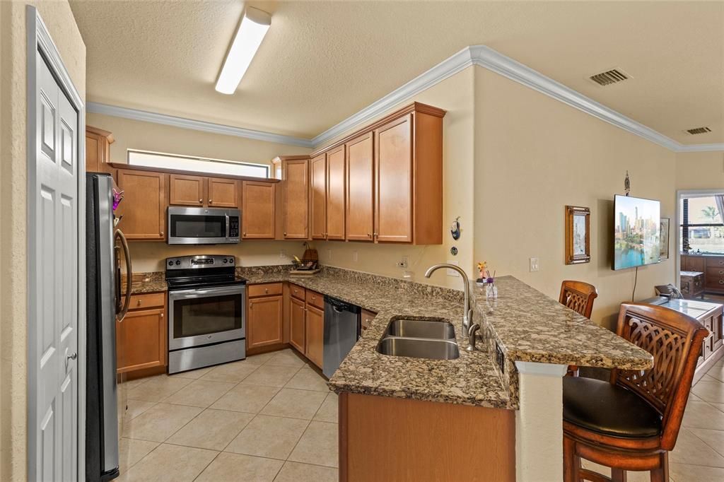 На продажу: $375,000 (2 спален, 2 ванн, 1525 Квадратных фут)