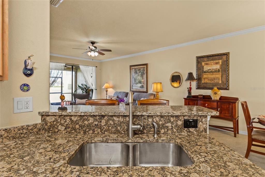 На продажу: $375,000 (2 спален, 2 ванн, 1525 Квадратных фут)