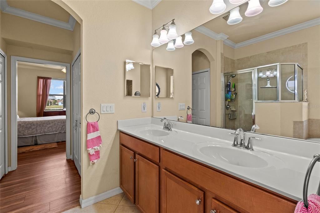 На продажу: $375,000 (2 спален, 2 ванн, 1525 Квадратных фут)