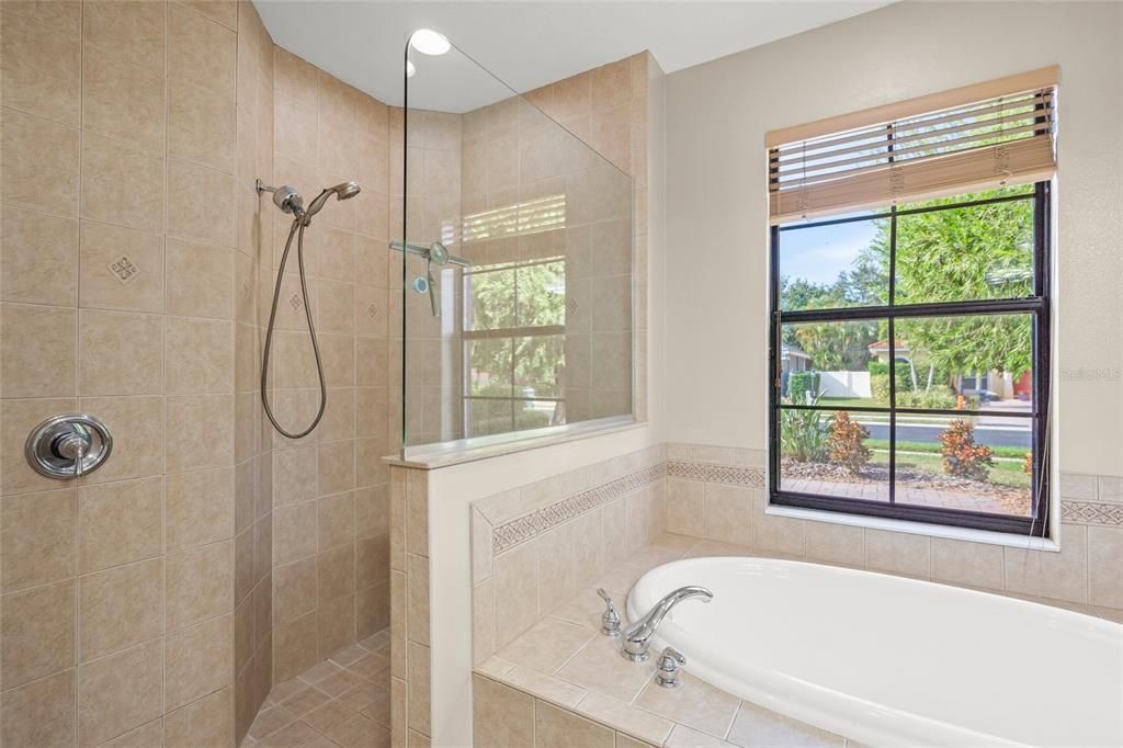 For Sale: $835,000 (3 beds, 3 baths, 2486 Square Feet)