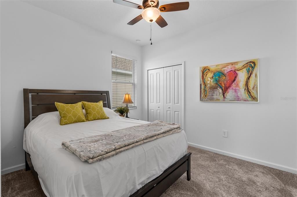 En Venta: $385,000 (4 camas, 3 baños, 2115 Pies cuadrados)