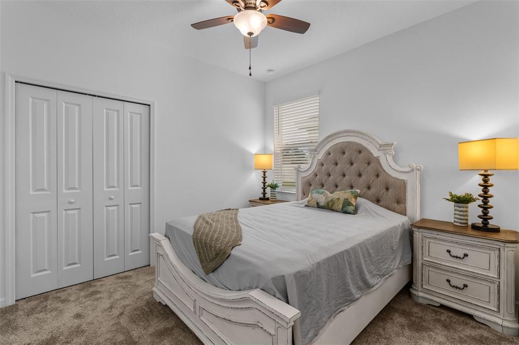 En Venta: $385,000 (4 camas, 3 baños, 2115 Pies cuadrados)