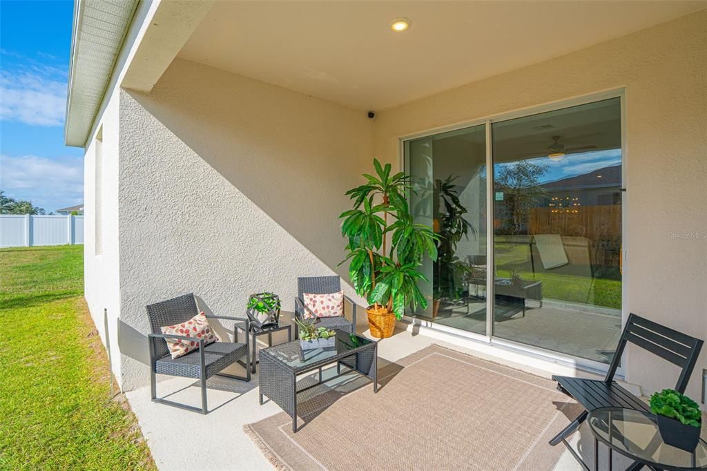 En Venta: $385,000 (4 camas, 3 baños, 2115 Pies cuadrados)