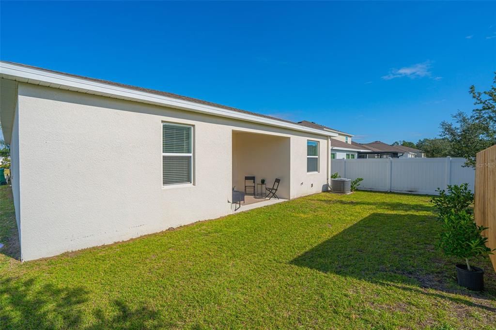 En Venta: $385,000 (4 camas, 3 baños, 2115 Pies cuadrados)