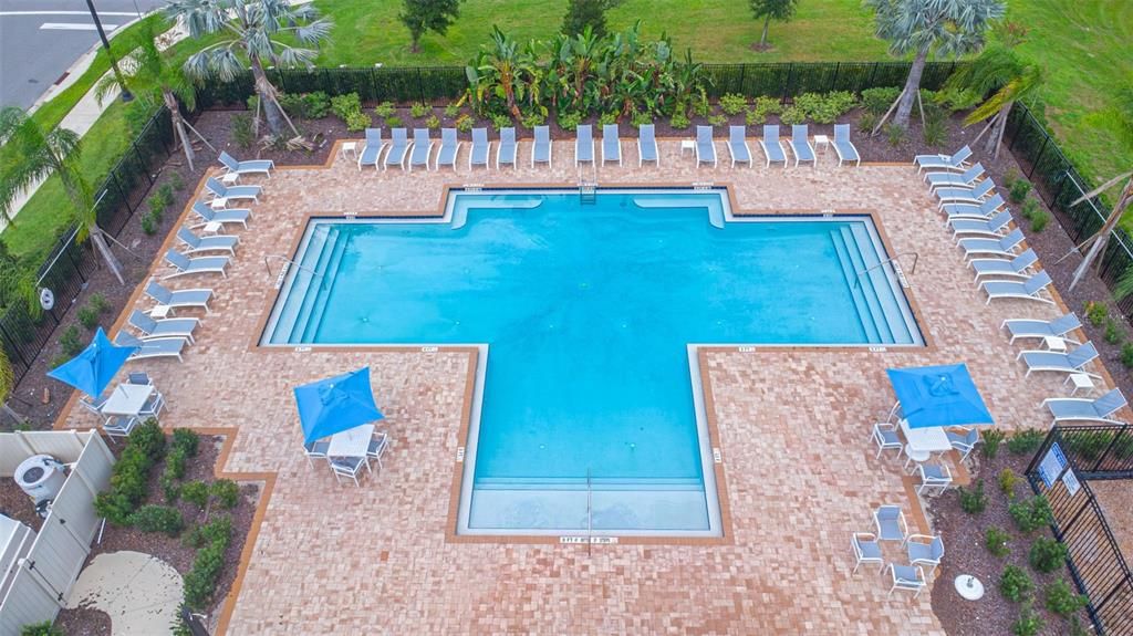 En Venta: $385,000 (4 camas, 3 baños, 2115 Pies cuadrados)