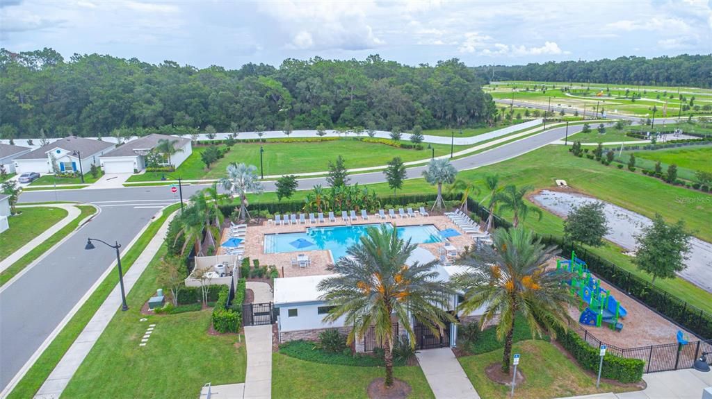 En Venta: $385,000 (4 camas, 3 baños, 2115 Pies cuadrados)