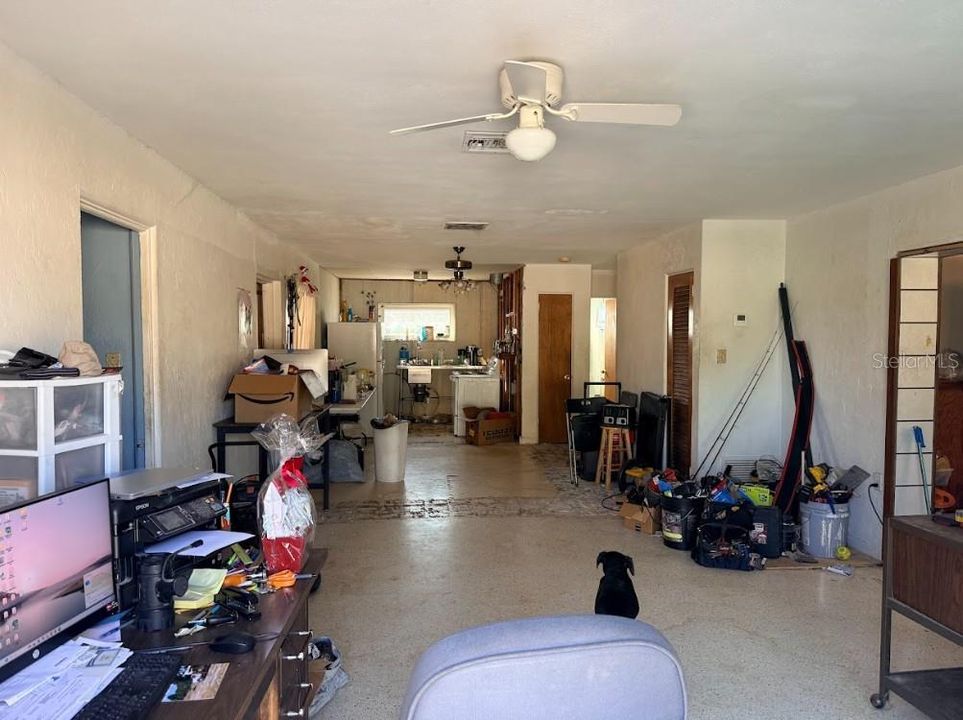 Под контрактом: $199,999 (3 спален, 2 ванн, 1403 Квадратных фут)