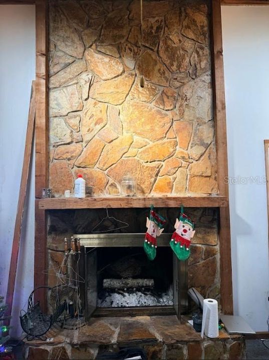 Под контрактом: $199,999 (3 спален, 2 ванн, 1403 Квадратных фут)