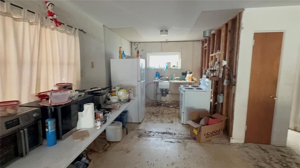 Под контрактом: $199,999 (3 спален, 2 ванн, 1403 Квадратных фут)